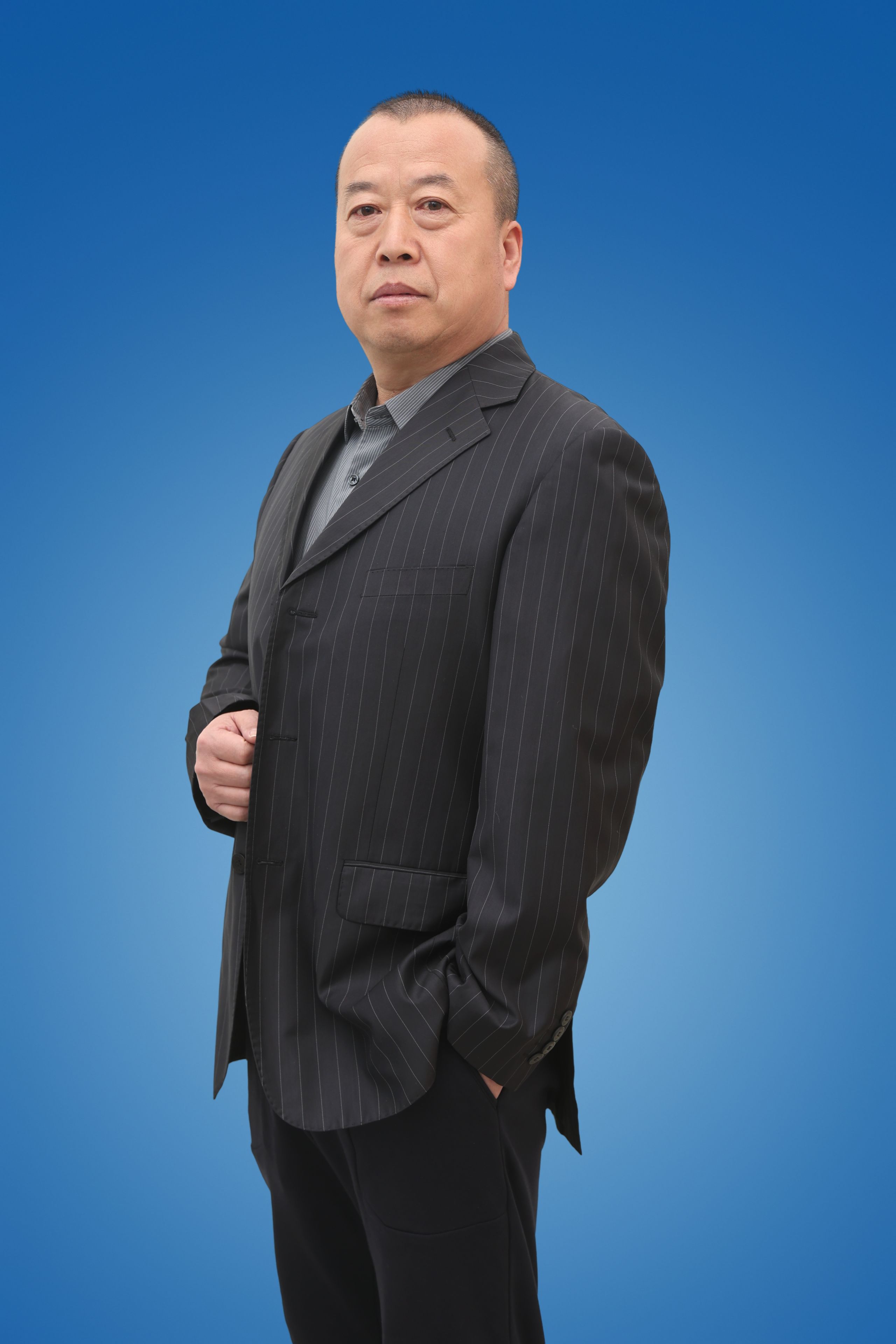 张 钊
