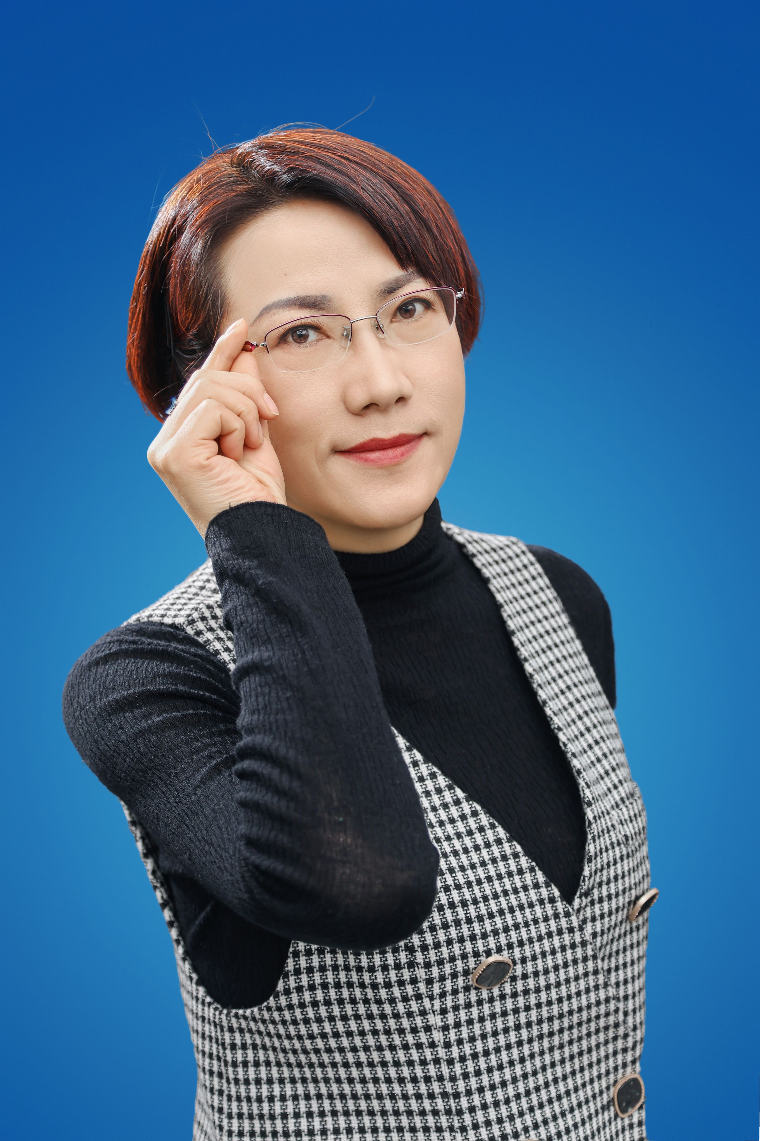 何晓霞