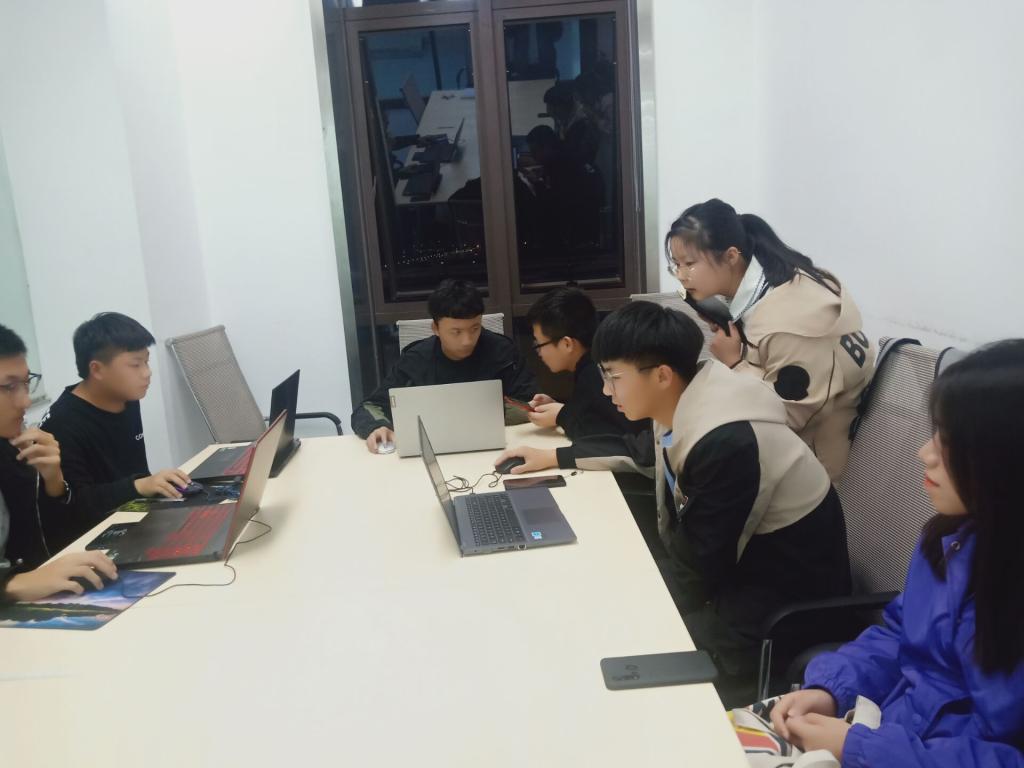 说明: C:\Users\wxl\Desktop\易班轻应用培训\现场照片\68c0e024bf54296d.jpg